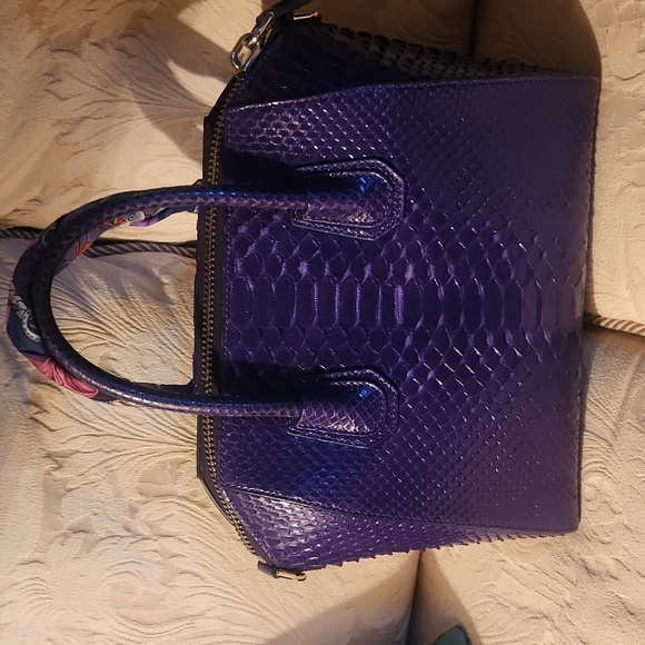 Bags - Picture 3 of 4